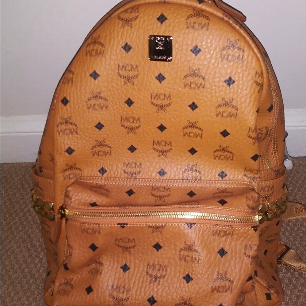 Men’s\woman’s McM backpack.